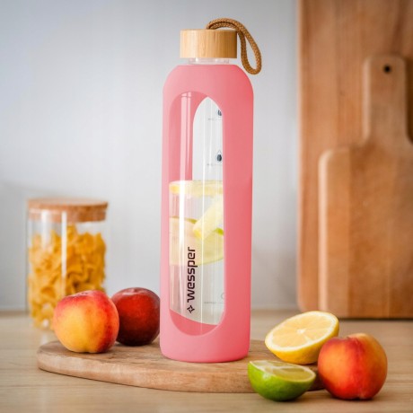 Szklana butelka WESSPER w kuchni - aranżacja