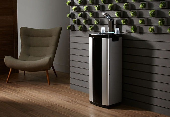 Dystrybutor wolnostojący Borg & Overstrom B5 w poczekalni - aranżacja