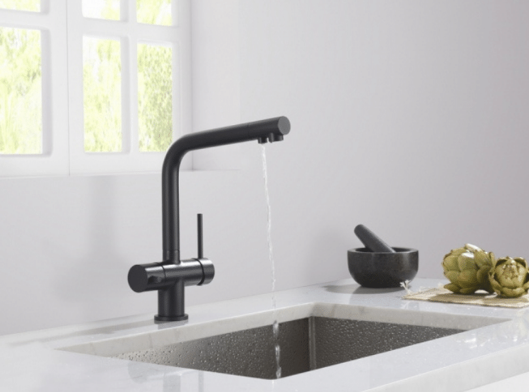 Bateria kuchenna czterodrożna do filtra Blue Water Crystal w kuchni