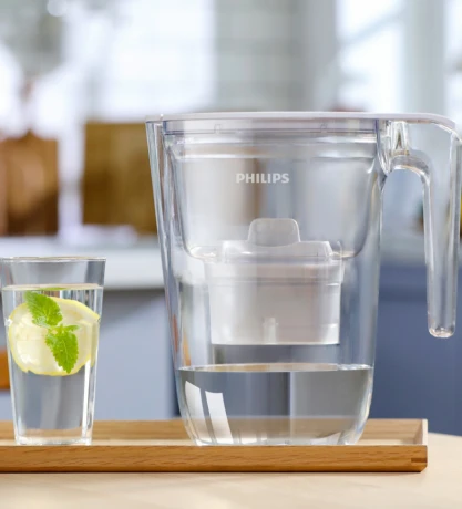 Dzbanek filtrujący Philips w kuchni