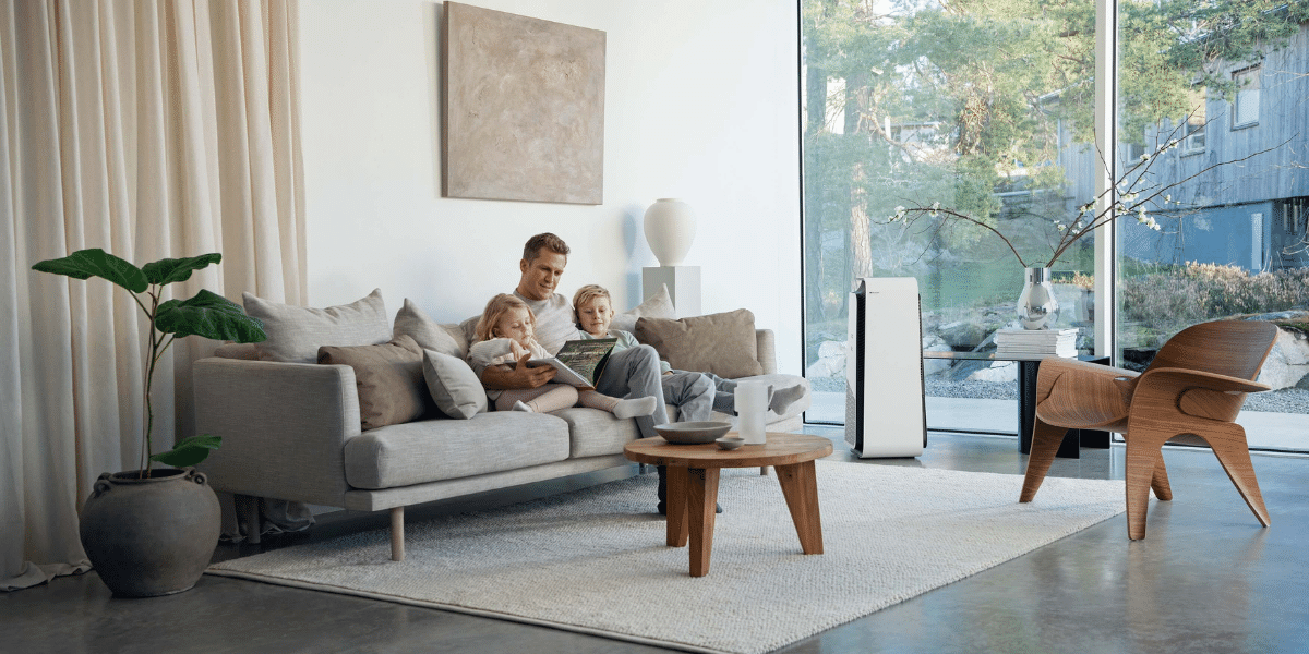 Oczyszczacz Blueair Heath Protect 7770i w salonie