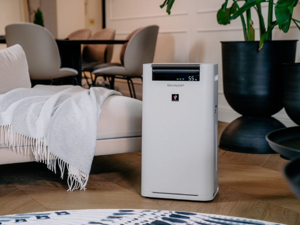 Oczyszczacz powietrza Sharp KC G40EUW w salonie