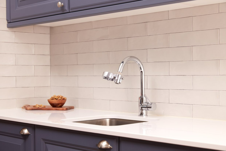 Filtr nakranowy Tappwater Ecopro Compact zainstalowany w kuchni