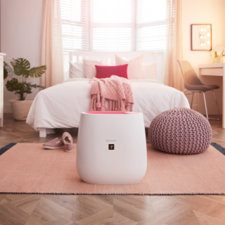 Sharp FP-J30EUP oczyszczacz powietrza z jonizacją Plasmacluster (do 22 m²). Panel w kolorze różowym.