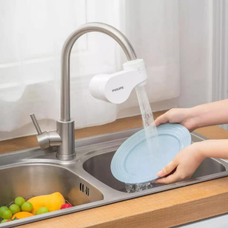 Filtr wody na kran Philips AWP3704. Filtrowana woda wprost z Twojego kranu w kuchni.