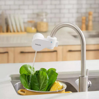 Filtr wody na kran Philips AWP3704. Filtrowana woda wprost z Twojego kranu w kuchni.