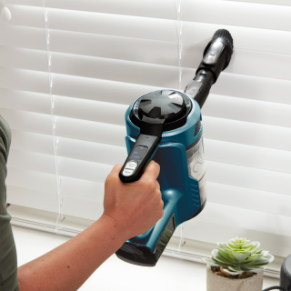 Odkurzacz bezprzewodowy pionowy SHARP SA-VP3501AQ Family. Wydajny i polecany odkurzacz do mebli tapicerowanych.