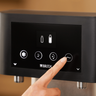 BRITA Extra Fill Pro nablatowy dystrybutor do wody. Woda gazowana, schłodzona lub niegazowana do hotelu, biura, restauracji, kawiarni.