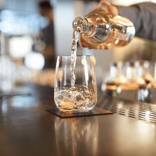 Kran filtrujący BRITA Fill T-Tap. Woda gazowana, schłodzona lub niegazowana do hotelu, biura, restauracji, kawiarni, domu weselnego.