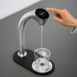 Kran filtrujący BRITA Extra C-Tap. Woda niegazowana, schłodzona i gazowana do restauracji, hotelu, kawiarni.