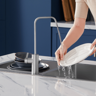 Podblatowy zestaw filtrujący PHILIPS AUT7006. Czysta woda w Twoim domu. 5-stopniowy system filtracji wody.