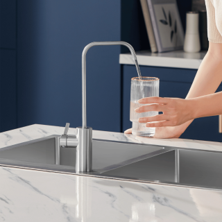 Podblatowy zestaw filtrujący PHILIPS AUT7006. Czysta woda w Twoim domu. 5-stopniowy system filtracji wody.