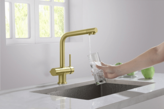 czterodrożny kran z możliwością podłączenia trzech rodzajów wody