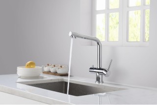 kran czterodrożny w kolorze chrom