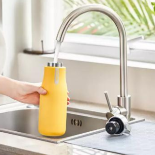 żółta butelka philips z lampą uv