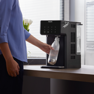 Dystrybutor z wodą gazowaną i gorącą