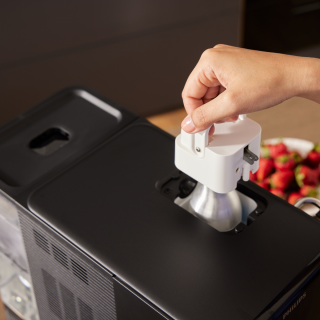 butla co2 w dystrybutorze wody  ADD5962BK