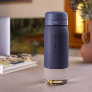 WESSPER - szklana butelka filtrująca niebieska