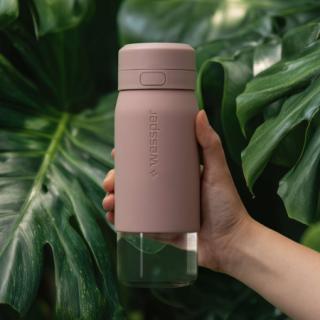 WESSPER - szklana butelka filtrująca różowa