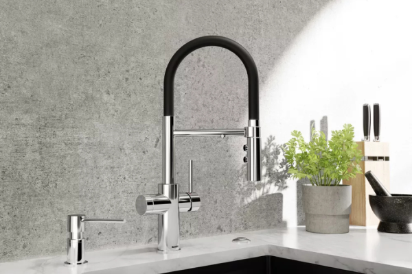 klasyczna chromowana bateria do kuchni blanco