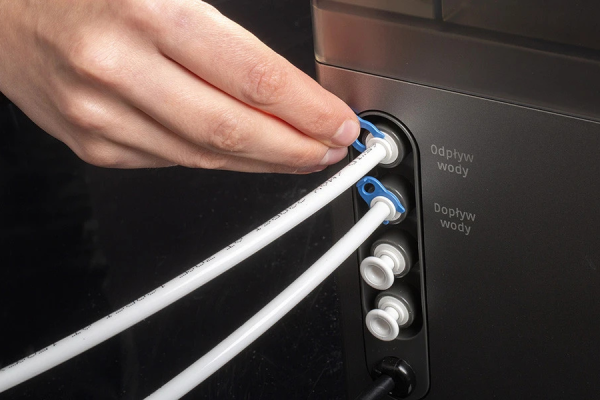 dystrybutor wody z podłączeniem do sieci wodnej miraqua omega