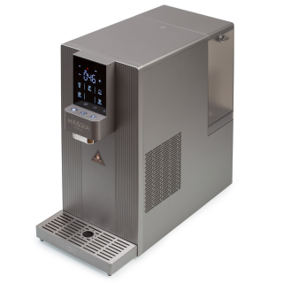 dystrybutor wody z wodą z sieci i ze zbiornika