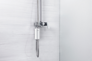 chromowany filtr philips do prysznica z 3 wkładami