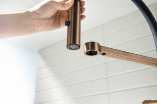 nowoczesna bateria kuchenna miedziana z elastyczną wylewką